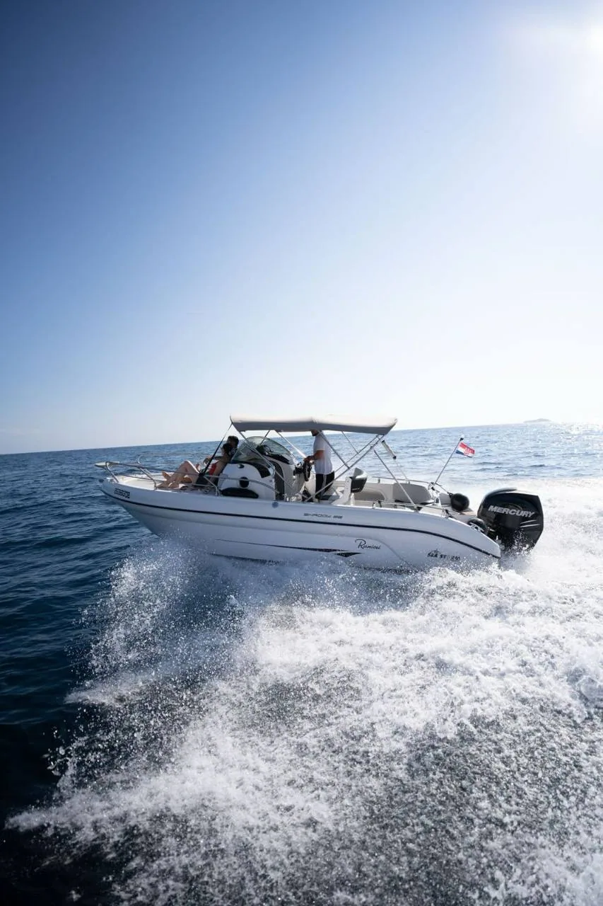 Ranieri open speedboat